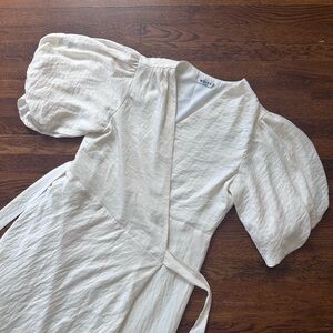 Stunning White 100% silk Puff Sleeve Wrap Dress medium